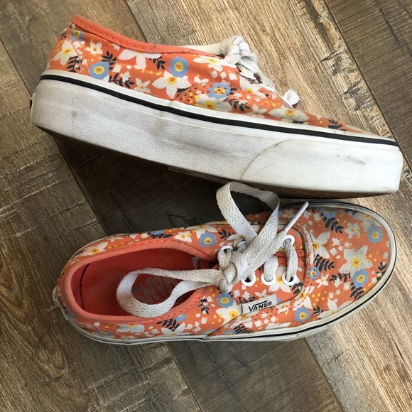 Girl’s Vans - Picture 3 of 3